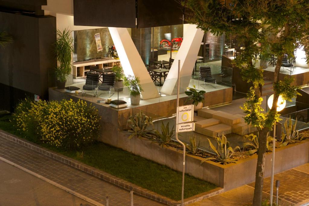 Victoria Palace Hotel