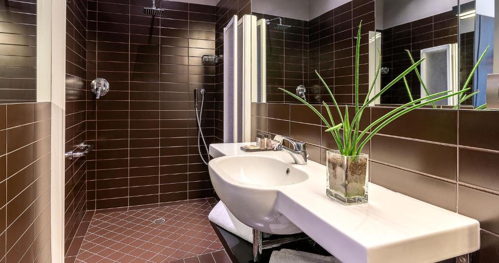 Victoria Palace Hotel