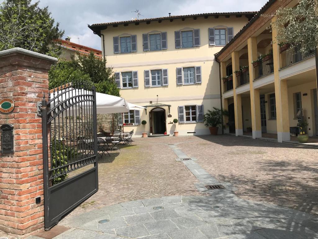 Albergo Castiglione Langhe