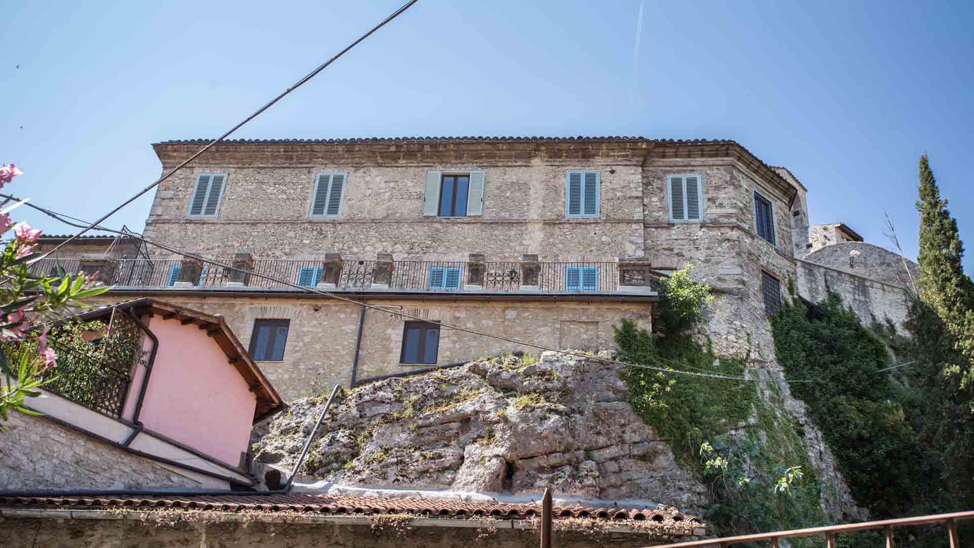 La Loggia sul Nera