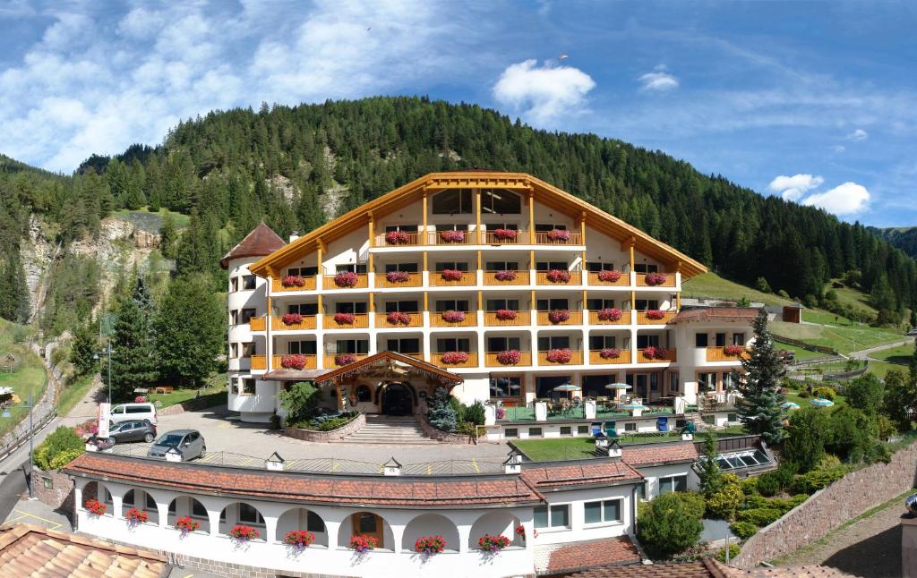 Hotel Cesa Tyrol