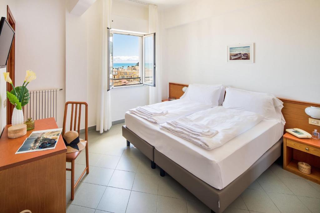 Hotel Tritone