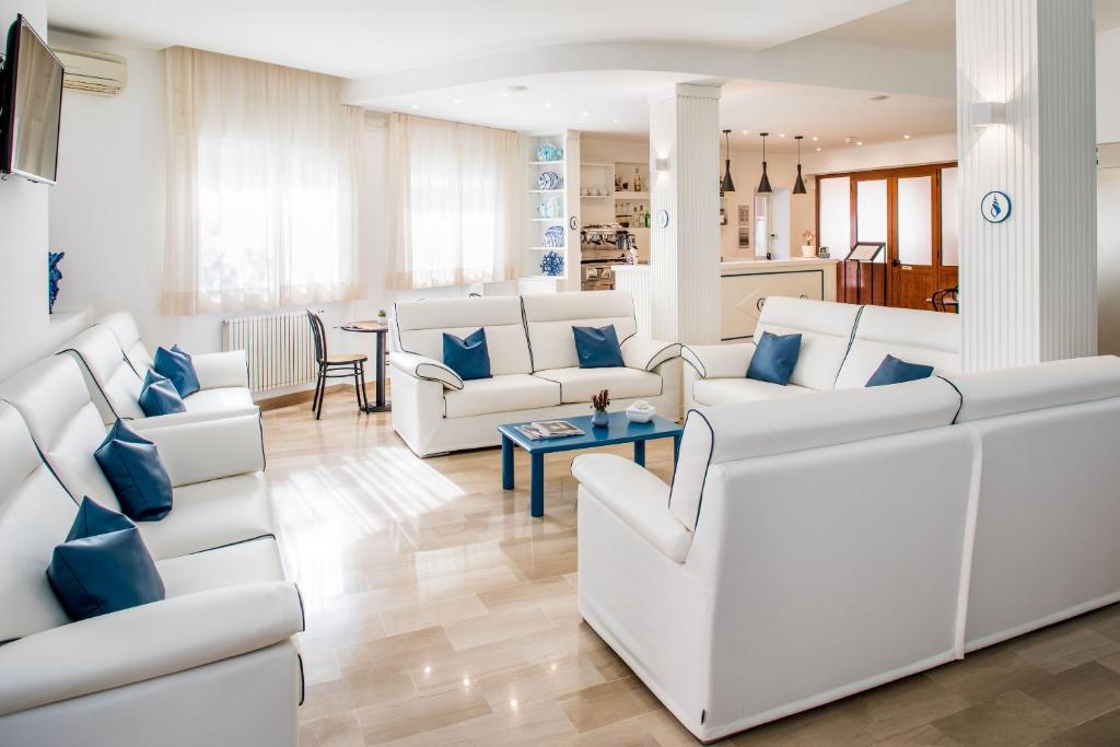 Hotel Tritone